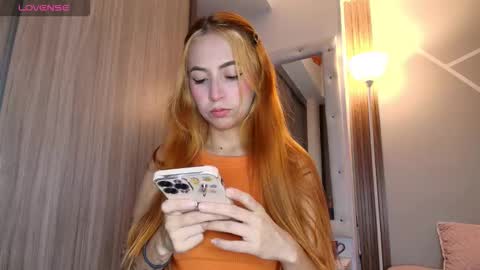 Mia and Dylan online show from 11/09/25, 04:11