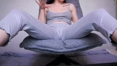 Beatrice Moan from LovenseWet from Tip MenuOpen for Private online show from 05/15/26, 09:44