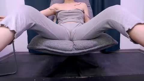 Beatrice Moan from LovenseWet from Tip MenuOpen for Private online show from 07/04/26, 08:48