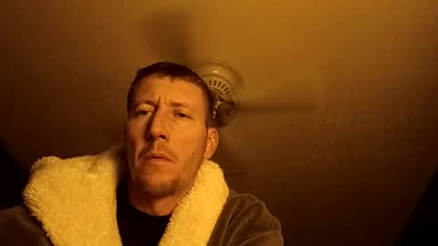 Snapshot of wetduck77777 chatting on 11/29/25, 07:11 wetduck77777 online show from 11/29/25, 07:11