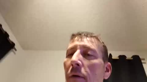 Snapshot of wetduck77777 chatting on 11/30/25, 07:01 wetduck77777 online show from 11/30/25, 07:01