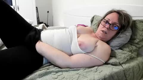 Snapshot of wetladyjoy chatting on 03/02/25, 02:10 Amy online show from 03/02/25, 02:10