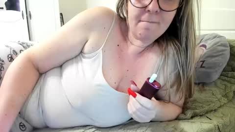 Snapshot of wetladyjoy chatting on 03/11/25, 10:29 Amy online show from 03/11/25, 10:29