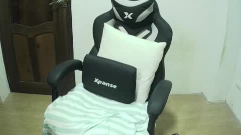 Snapshot of wetlynpussy4u chatting on 11/11/25, 03:45 Lyns online show from 11/11/25, 03:45