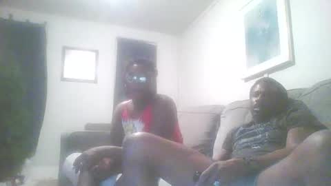 Snapshot of wetoohot2016 chatting on 12/19/25, 07:15 WIFE A THICKY AND HUSBAND SLIM with a nice PACKAGE online show from 12/19/25, 07:15