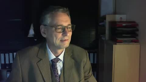 Snapshot of wetsuitedman chatting on 12/25/24, 03:06 Franz online show from 12/25/24, 03:06