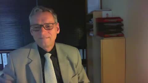 Snapshot of wetsuitedman chatting on 02/22/25, 08:18 Franz online show from 02/22/25, 08:18