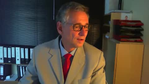 Snapshot of wetsuitedman chatting on 09/19/25, 03:24 Franz online show from 09/19/25, 03:24