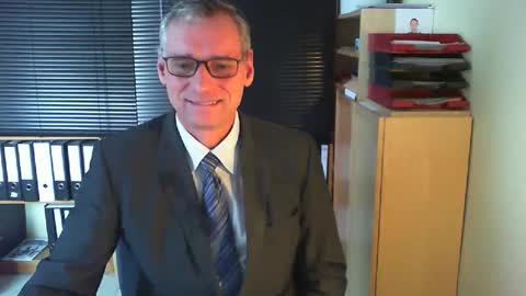 Snapshot of wetsuitedman chatting on 11/12/25, 12:05 Franz online show from 11/12/25, 12:05