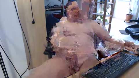 WeTwo online show from 04/11/26, 08:29