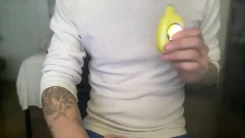 Snapshot of weweeworld chatting on 12/23/25, 10:24 weweeworld online show from 12/23/25, 10:24