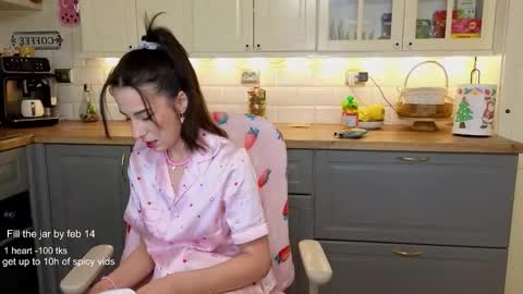 Victoria Maria online show from 01/11/26, 05:40