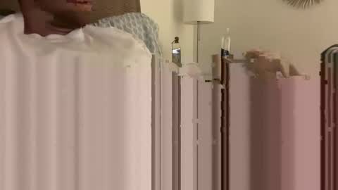 whatyouwantxox online show from 11/19/25, 04:01