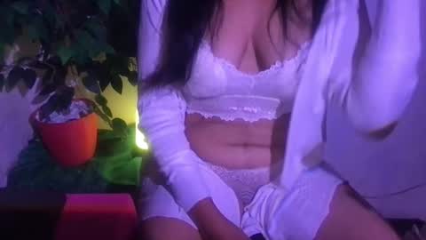 Snapshot of whisperingfire chatting on 10/28/25, 09:35 Mel online show from 10/28/25, 09:35