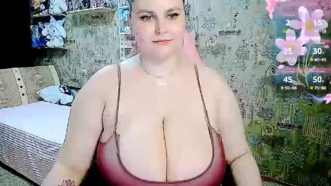 Snapshot of whisperinthedarkk chatting on 07/29/26, 08:40 whisperinthedarkk online show from 07/29/26, 08:40