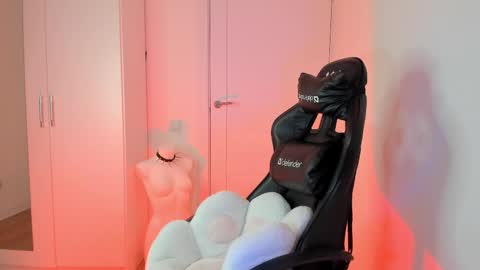 Bella online show from 03/24/26, 02:27