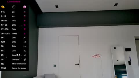 Max online show from 09/20/25, 12:28