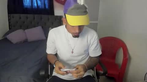 white online show from 06/10/26, 05:34
