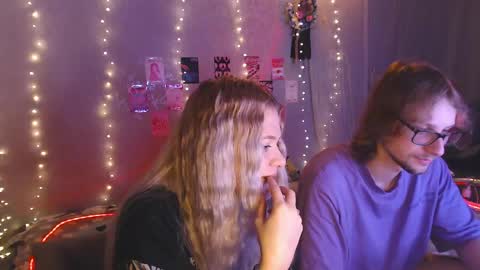 Melania and Mikey online show from 04/14/26, 03:07