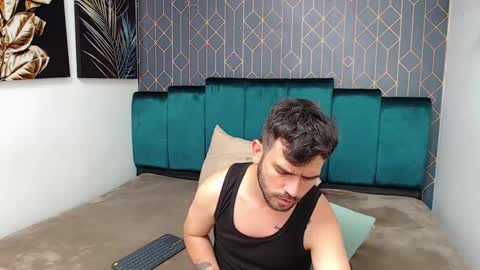 Dylan white online show from 02/10/25, 09:04