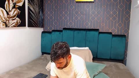 Dylan white online show from 02/13/25, 12:02