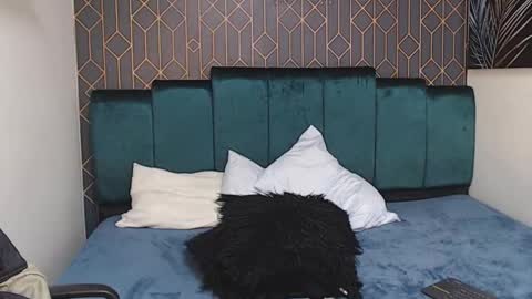 Dylan white online show from 02/27/25, 05:47