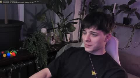 Gus online show from 12/24/24, 06:28