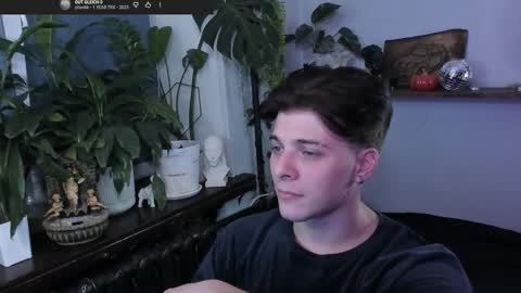 Gus online show from 11/24/25, 09:03