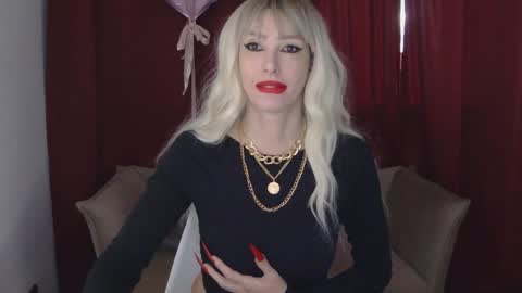 White Queen online show from 02/03/25, 10:58