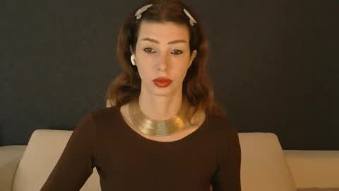 White Queen online show from 09/27/25, 11:37