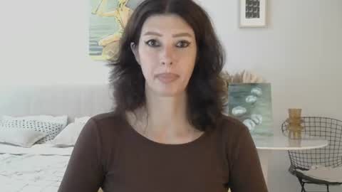 White Queen online show from 06/30/26, 06:14