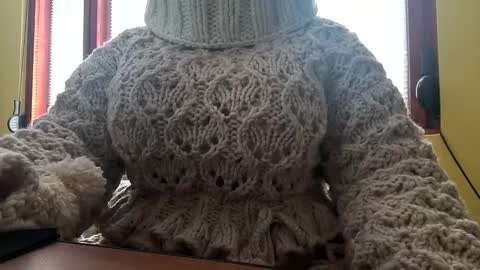 whitesweater online show from 02/11/26, 07:24