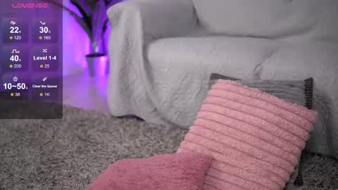 Snapshot of whitneyandrews chatting on 10/14/25, 06:03 whitneyandrews online show from 10/14/25, 06:03