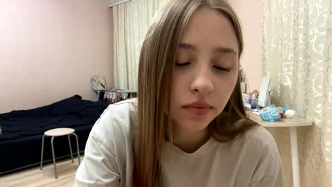 Vicky online show from 04/22/26, 07:59