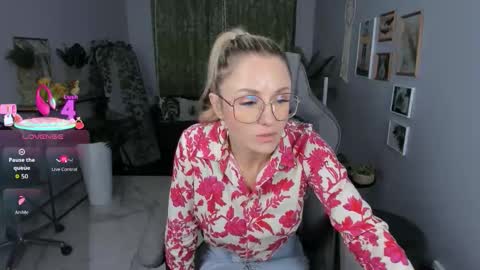 whitneypunnch online show from 03/23/26, 02:32