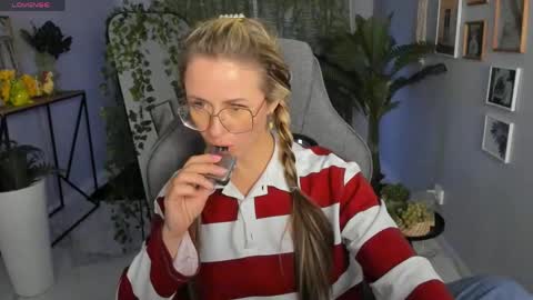 whitneypunnch online show from 04/17/26, 03:04