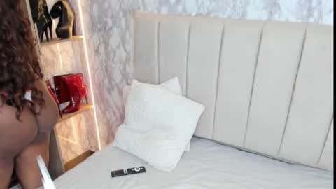 whitneyyfox online show from 11/02/25, 11:29