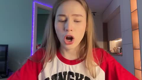 Alisa online show from 12/10/24, 06:33