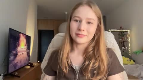 Alisa online show from 09/19/25, 07:32