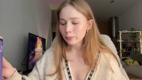 Alisa online show from 10/22/25, 07:41