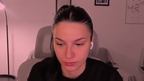 whoislulu online show from 04/19/26, 07:16