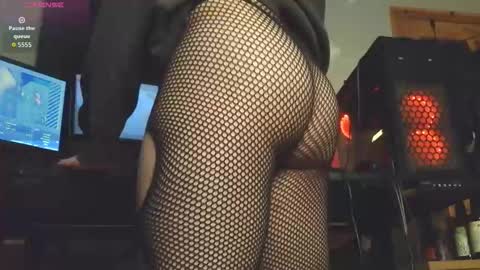 whoknowssss99 online show from 11/11/25, 01:49