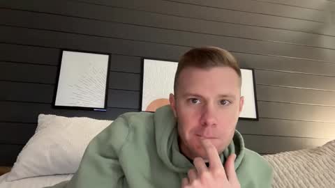 Snapshot of whoops1017 chatting on 03/06/25, 04:28 whoops1017 online show from 03/06/25, 04:28