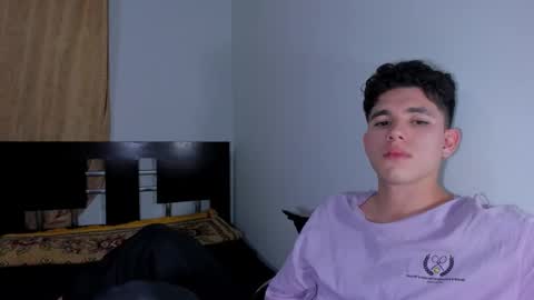 Snapshot of whos_he chatting on 12/01/25, 12:15 whos_he online show from 12/01/25, 12:15