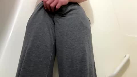 Snapshot of whosstin chatting on 10/31/25, 02:18 whosstin online show from 10/31/25, 02:18