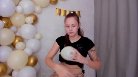 Veronica online show from 01/19/25, 11:00