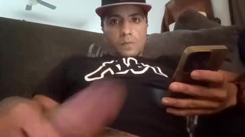 Snapshot of whyyuhcare7022 chatting on 11/19/25, 12:32 whyyuhcare7022 online show from 11/19/25, 12:32