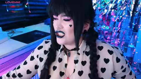 Laura  online show from 02/23/25, 10:31