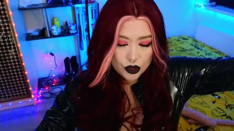 Laura  online show from 05/10/26, 09:42