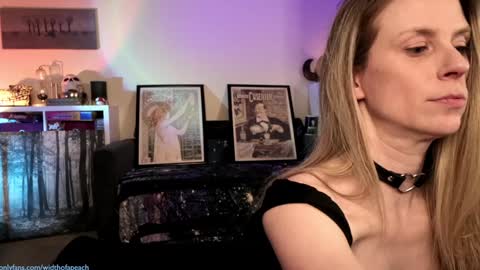 Snapshot of widthofapeach chatting on 02/01/25, 01:34 Gretchen Jimmy online show from 02/01/25, 01:34